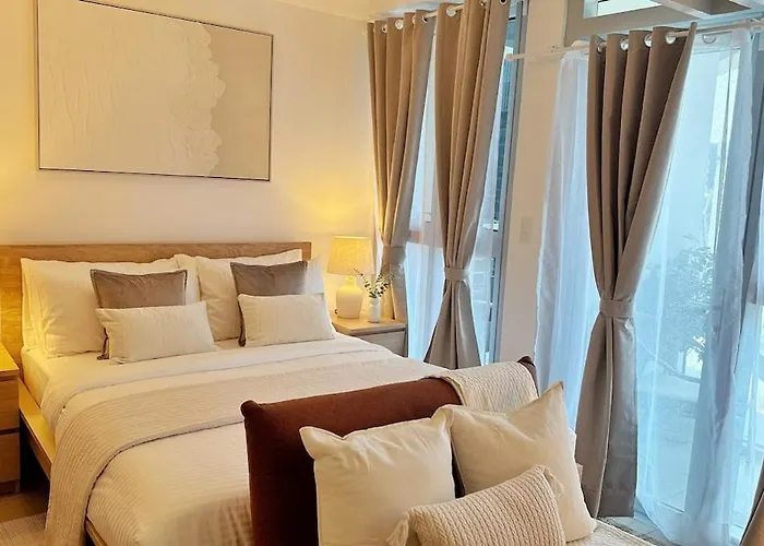 Modern Cozy Japandi 1Br Uptown Bgc
