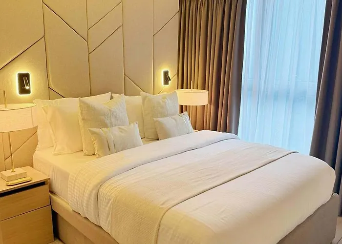 Luxury Hotel-Style Suite In The Heart Of Bgc