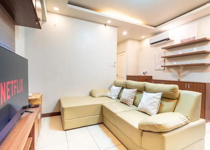 Cozy & Minimalist 2Br At Flair Towers