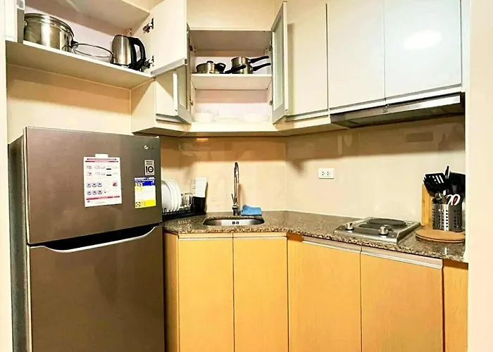 Cozy 81 Newport Near Naia Airport Balcony