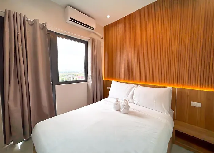 Bright Unit At Bloom Near Naia L Wifi & Netflix I Bloom 0830