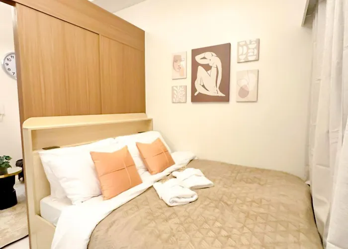 Sleek City Sanctuary L Wifi Netflix I Red Res 3045