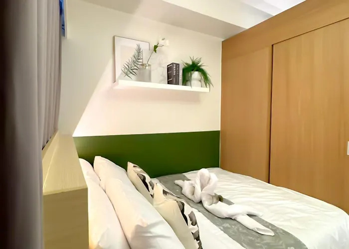 Modern Elegance At Red Residences L Wifi Netflix I Red Res 2514