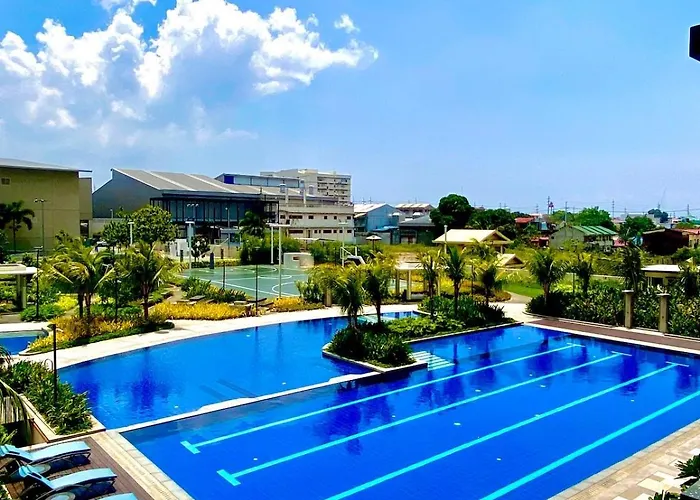 2Br Condo With Balcony And Pool Near Robinsons Las Pinas