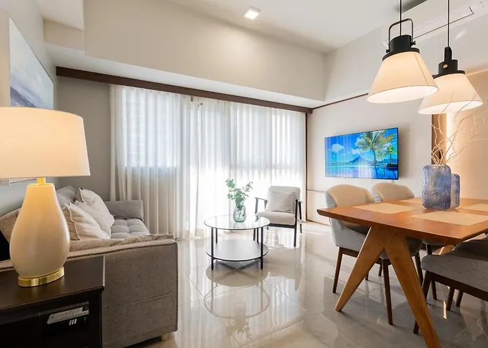 Uptown Bgc Views - Spacious 1Br - Sofabed - Washer