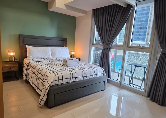 Bgc Uptown Cosy Hotel Vibe With Balcony And Fast Wi-Fi Close To Grand Hyatt Hotel Malls St Lukes