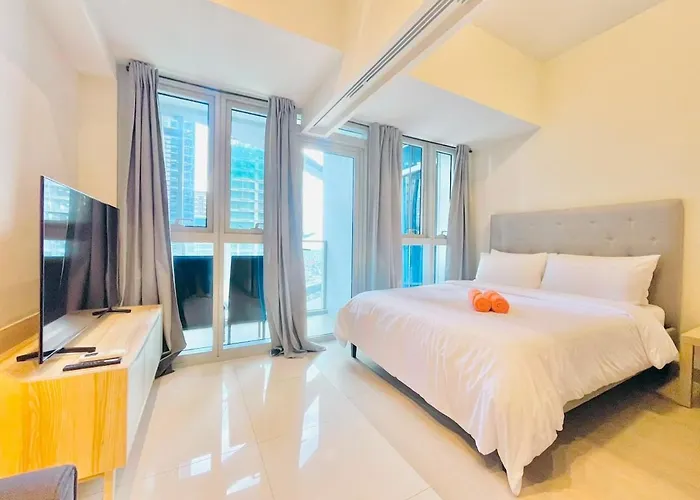 Modernistic Cozy 1 Bedroom With Veranda!