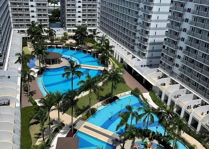 Leigh'S Staycation At Shell Residences