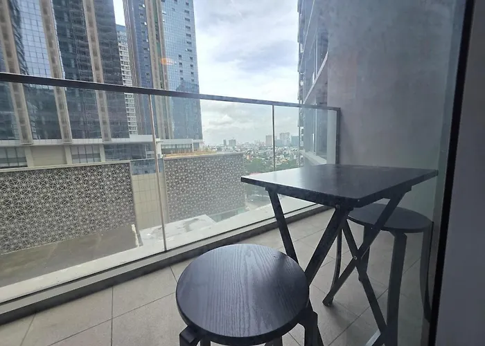 Bgc Uptown Cosy Hotel Vibe With Balcony And Fast Wi-Fi Close To Grand Hyatt Hotel Malls St Lukes