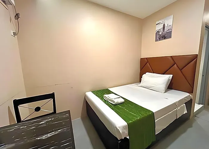 Reddoorz Plus Seventy Five Inn Near Manila Airport