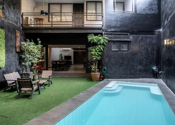 Tropical Poolhouse Qc