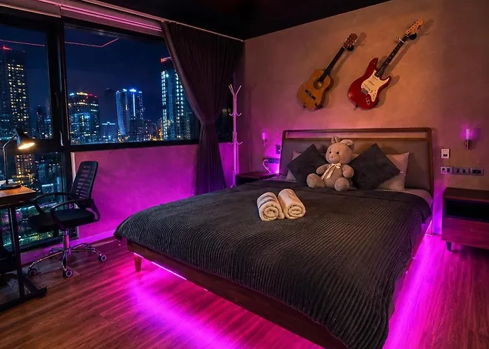 44Sqm Modern Luxe City View, Short Walk To Malls With 400Mbps Wifi