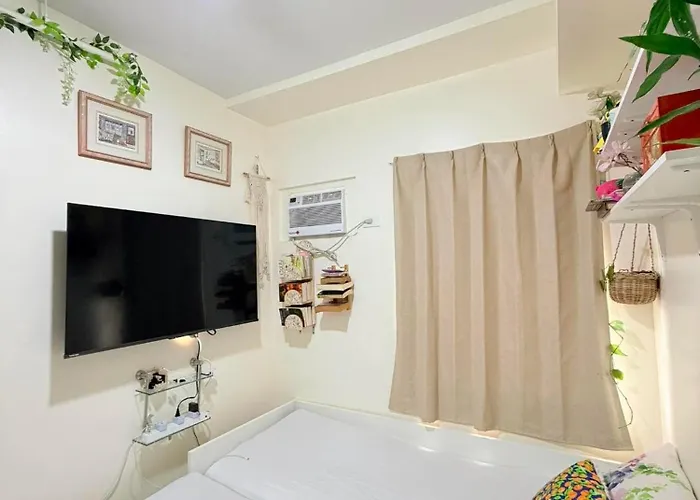 Vee'S Cute Room At Urban Deca Condo Staycation