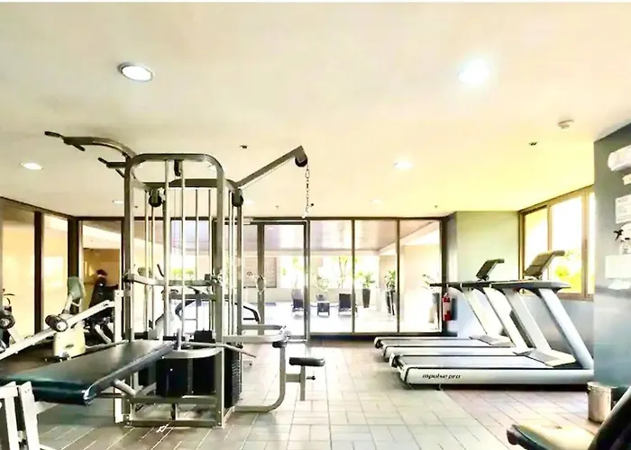 20C Studio Staycation Near Greenbelt