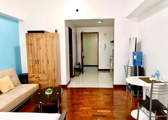 20C Studio Staycation Near Greenbelt