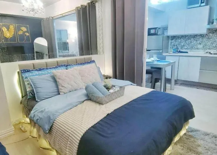 Azure Urban Resort By Honey Crema