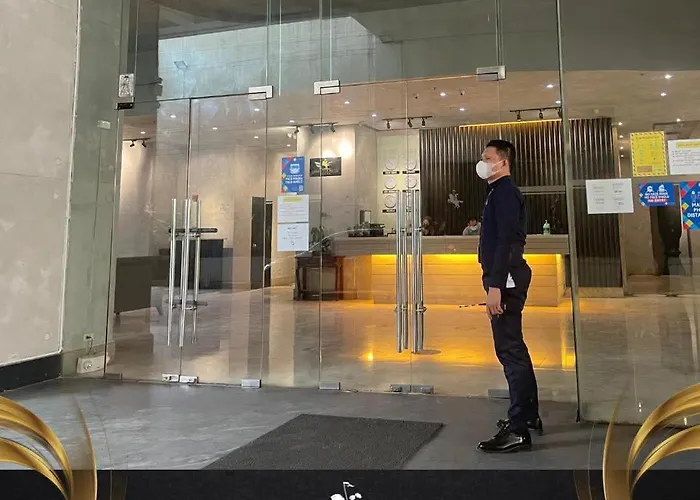 Lancaster Hotel Manila