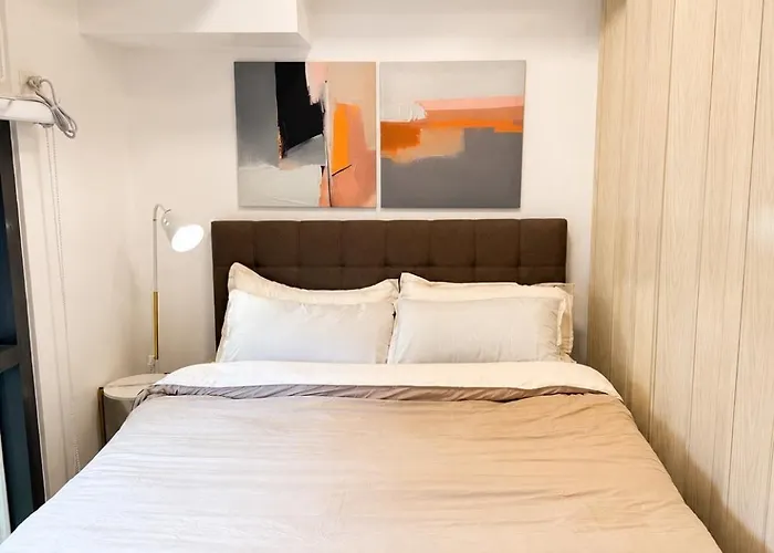 Condo In Mckinley Near Bgc & Airport