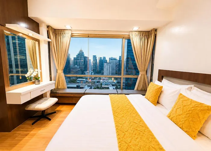 The Infinity Tower In Bgc, 2Br City View With Parking By Alex Home