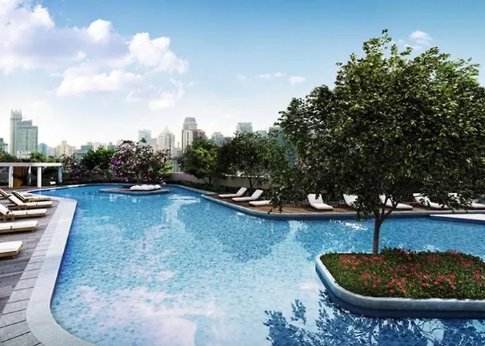 Central Makati Place With Queen Bed And 55 Inch Smart Tv