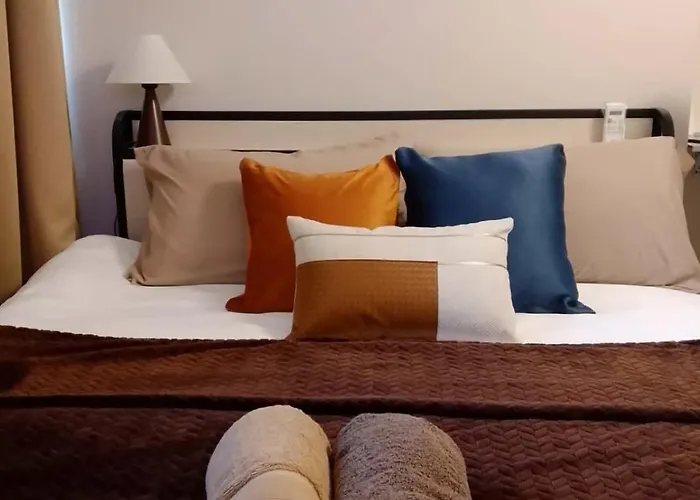 Stylish Makati Studio With Pool Near Airport & Bgc