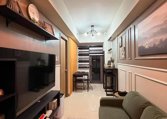 Modern Moa Suite With Balcony, Netflix & Mini Karaoke