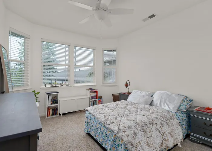 Golden Buffalo Apartment