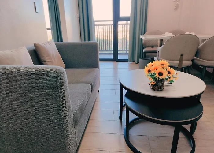 Homestay Condotel Near Okada
