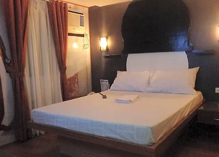 Icon Hotel Macapagal