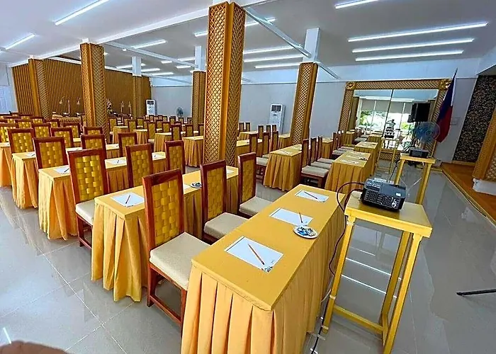 Villa Excellance Beach And Wave Pool Resort