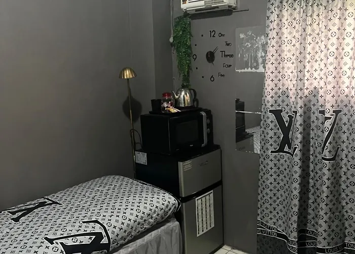 Johnfonz Building Affordable Room