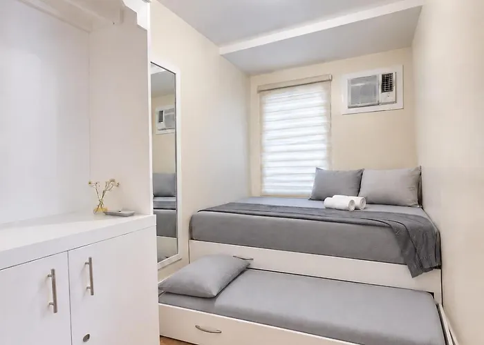 Urban Oasis For 7 With 200 Mbps & Netflix