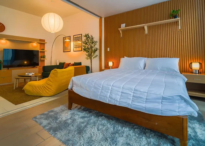 New! Spacious & Cozy Wifi 350Mbps Uptown Bgc Backhome4