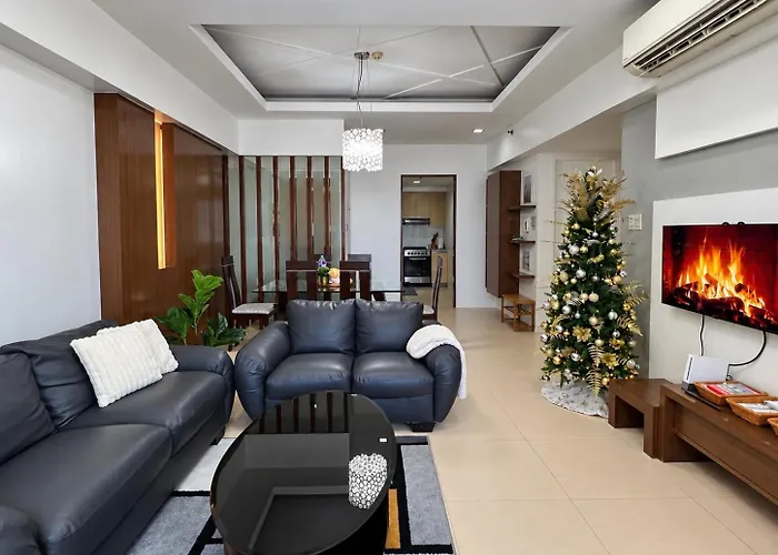 The Infinity Tower In Bgc, 2Br City View With Parking By Alex Home