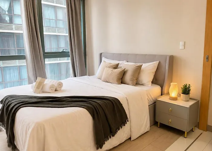 Cozy & Elegant Stay In One Uptown Bgc