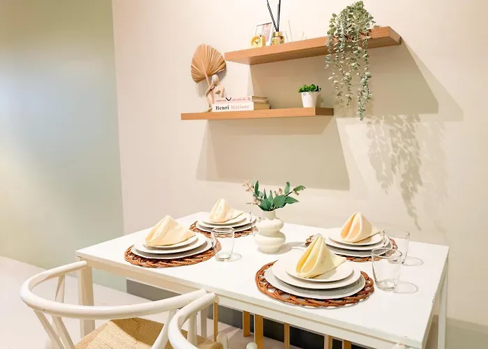 Chic 1Br Condo In Uptown Bgc Near Hyatt #Upt226Q