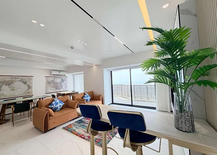 Large Apt With Scenetic View