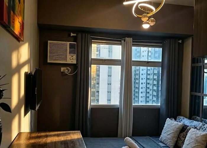 Cozy High-Rise Studio City Views Manila