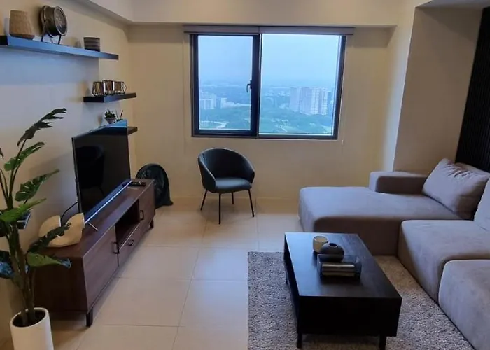 New! Stylish And Chic 2Br Bgc Central High Street