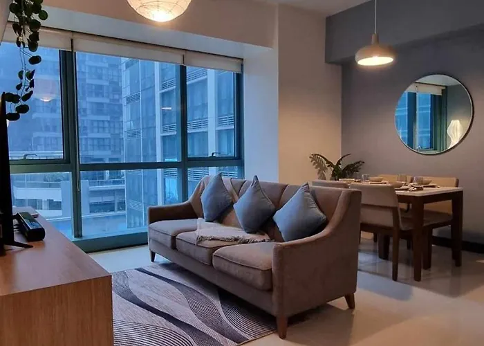 Elegant Modern 2-Br Central Bgc Near Malls & Cafes