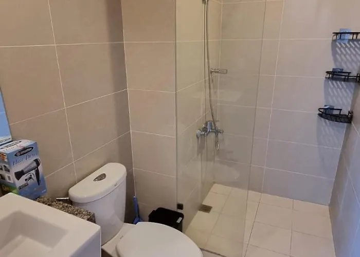 Contemporary 2Br With Balcony In Bgc Center Uptown