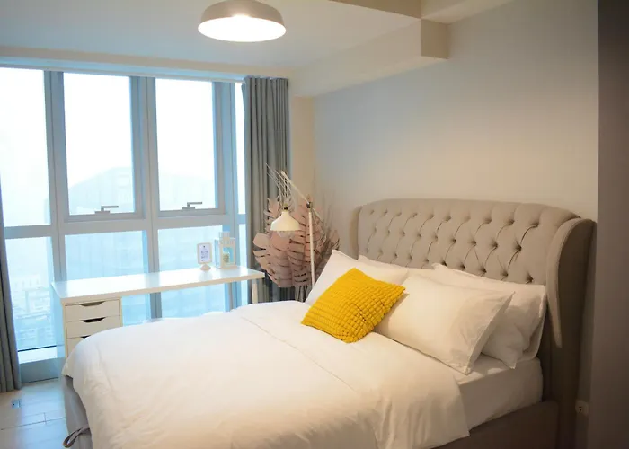 Muji Style 2Br With Free Parking Bgc