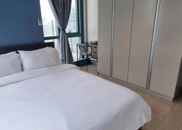 New! Tranquil 2-Bedroom With Balcony Bgc Uptown