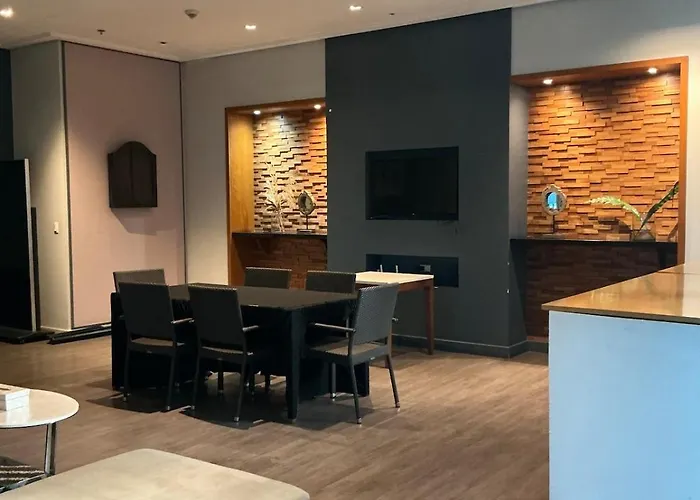 1 Bedroom Bgc, Uptown Mall, High Street & Landers