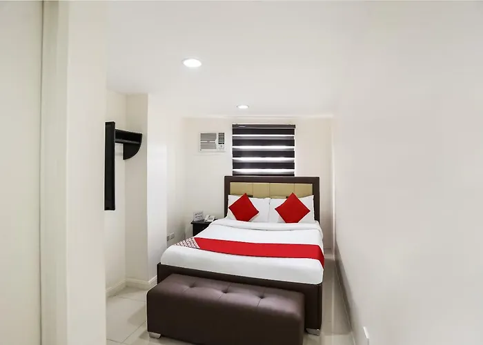 Oyo 393 Triangle Apartelle
