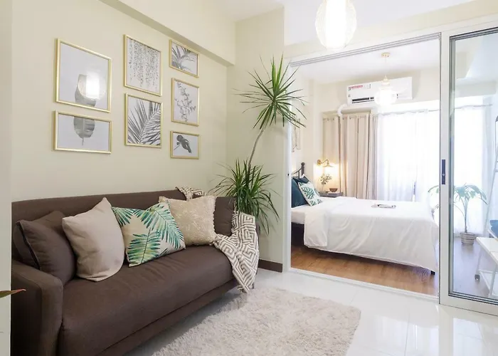 Fiber-Powered Tropical Oasis
